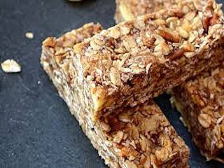 FRUIT GRAIN SNACK BARS